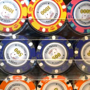 Gabbia per uccelli con 600 gettoni da poker "CROWN" - versione TORNEO - in clay composite da 14 g