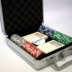 Walizka z 100 żetonami do pokera "ULTIMATE POKER CHIPS" - wersja CASH GAME - wykonana z ABS, z wkładką metalową o wadze 12 g - z