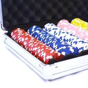 500 pokerchips "DICE COLOR" koffer - gemaakt van ABS met een metalen inzetstuk van 12 g.