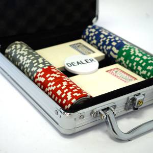 "Poker chip set "WELCOME LAS VEGAS" - CASH GAME version - made of ABS with a 12g metallic insert - includes accessories"