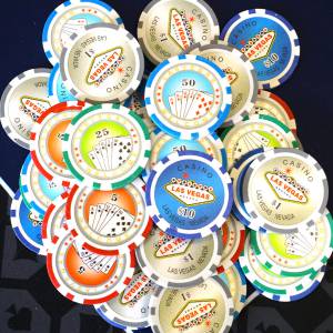 "Poker chip set "WELCOME LAS VEGAS" - CASH GAME version - made of ABS with a 12g metallic insert - includes accessories"