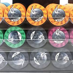 600 "THE SHARK" ceramic poker chip Bird Cage, 10g weight, EXCLUSIVE to CARD PRODUCTION.