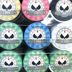 Gabbia per uccelli con 600 chip da poker "SPADE VINTAGE" in ceramica da 10g ESCLUSIVA PRODUZIONE CARTE.