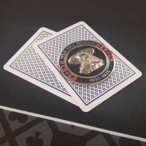 Protetor de Cartas "WILD BILL HICKOK" - em metal - 2 faces diferentes - 50mm de diâmetro