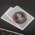 Guarda de Cartas "DOC HOLLIDAY" - em metal - 2 faces diferentes - 50mm de diâmetro.