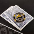 Card Guard "LUCKY PEEK PLAYSMART" - 50 mm - nel suo protettore di fiches in plexiglass.