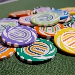 300 "TWISTER" poker chip set - CASH GAME version - made of 14g clay composite - with accessories