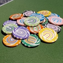 Pokerkoffer met 500 pokerchips "TWISTER" - toernooiversie - gemaakt van klei-composiet 14 g - inclusief accessoires