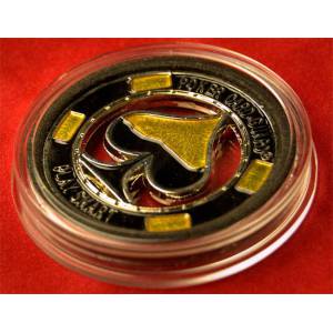 Card Guard "LUCKY PEEK PLAYSMART" - 50 mm - in its acrylic token protector.