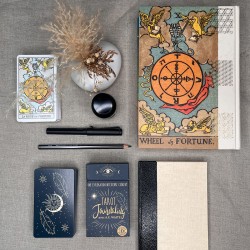 TAROT JOURNALING